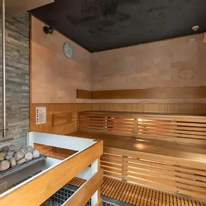  Hostal Business Kaga